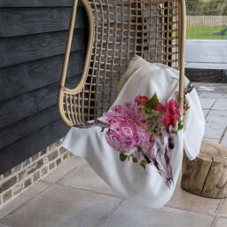 Benjamin Tate Design Deer Animal Skull With Flowers & Feathers Blanket in Natural - Size: 120 cm x 150 cm - thumbnail 4