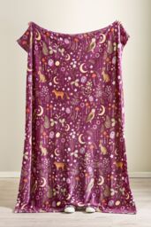 Catherine Lansfield 'Enchanted Twilight Animals' Cosy Fleece Blanket Throw in Plum - Size: 130 cm x 170 cm - thumbnail 3