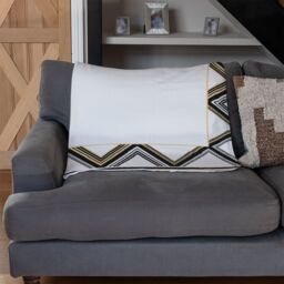 Benjamin Tate Design Art Deco Patterned Border Blanket in Natural - Size: 120 cm x 150 cm - thumbnail 2