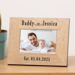 Uniqueful Personalised Daddy & New Baby Wood 6 x 4 Picture Frame in Brown - Size: 1 Pack - thumbnail 5