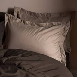 OHS 2 x Plain Dyed Oxford Pillowcases Soft Microfibre Pillow Cover Set in Natural - Size: Standard Pillow Case - thumbnail 1
