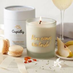 Cupidly Here Comes The Bride - Wedding Candle Gift in Off-White - Size: 200g - thumbnail 2