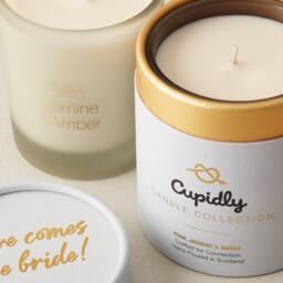 Cupidly Here Comes The Bride - Wedding Candle Gift in Off-White - Size: 200g - thumbnail 4