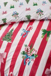 Catherine Lansfield 'Christmas Stripe' Reversible Duvet Cover Set in Red - Size: Super King - thumbnail 4