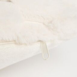 OHS 4 Pack Waffle Faux Fur Filled Cushion Covers - 45 x 45cm in Cream - Size: 45 cm x 45 cm - thumbnail 4