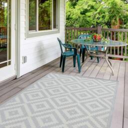 THE RUGS Outdoor Indoor Diamond Garden Patio Rug Weather Resistant Jet Washable in Grey - Size: 240 cm x 340 cm