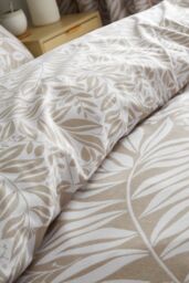 Catherine Lansfield 'Sorrel Leaf' Reversible Duvet Cover Set in Natural - Size: Single - thumbnail 4
