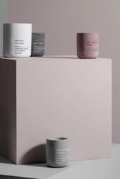 Blomus Fraga Scented Candle Medium - French Cotton in White - thumbnail 3