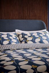 Helena Springfield 'Althea' Cotton Duvet Cover Set in Navy - Size: King - thumbnail 2
