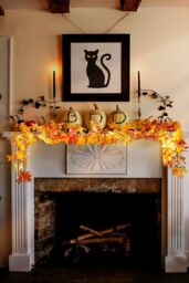 Living and Home 1.7m Pre-Lit Autumn Garland Maple Leaf Vine Fall Decoration for Mantel, Table & Wall in Orange - thumbnail 2