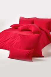 Homescapes Egyptian Cotton V Shaped Pillowcase 200 TC in Red - thumbnail 5