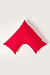 Homescapes Egyptian Cotton V Shaped Pillowcase 200 TC in Red