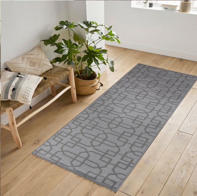 Desire Rugs Anti-Slip Cubed Trellis Design Doormat - Machine Washable for Easy Care in Silver - Size: 67 cm x 120 cm - image 1