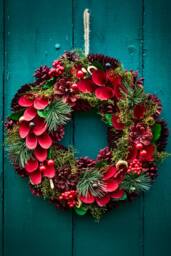 Dibor Vintage Style Cluster Berries Front Door Wreath Christmas Wreath 30cm in Red - thumbnail 1