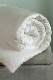 Soak&Sleep 9.0 Tog Soft As Down with Silk King Duvet in White - thumbnail 2