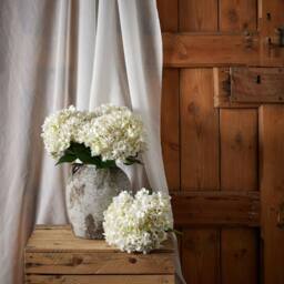 Lemon Pavilion Furniture and Decor Artificial Hydrangea Bunch - Plastic - L23 x W23 x H47 cm - White - thumbnail 3