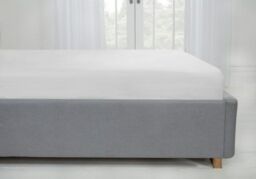New Edge Blinds Brights Collection Non Iron Fitted Sheet in White - Size: Double - thumbnail 2