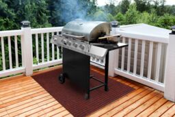 RugsX Protective Grill Mat Rug in Red - Size: 120 cm x 150 cm - thumbnail 3