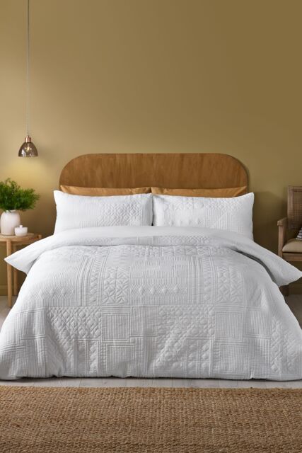 Catherine Lansfield 'Folkstone Geo' Duvet Cover Set in White - Size: Single - image 1