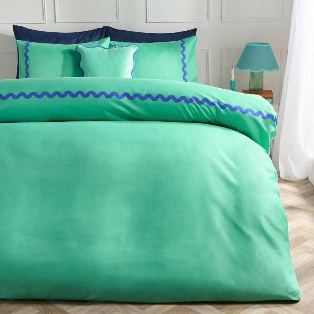 OHS Wave Edge Bedding Set Microfibre Duvet Cover with Pillowcase in Green - Size: Double - image 1