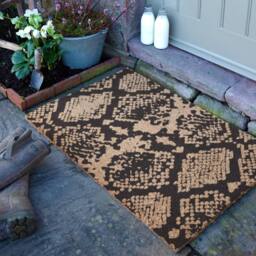 Artsy Mats Snake Print Coir Doormat (90 x 60cm) in Black - Size: 60 cm x 90 cm - thumbnail 1