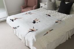 Benjamin Tate Design Flower Bunches Blanket in Natural - Size: 120 cm x 150 cm - thumbnail 3