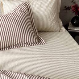 Yard Hebden Narrow Stripe 100% Cotton Fitted Sheet in Dark Red - Size: King Fitted