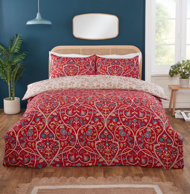 Rapport Home Harrow Microfibre Floral Reversible Duvet Cover Set with Pillowcase in Red - Size: King - image 1