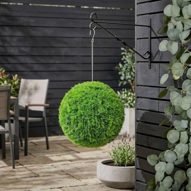 Garden Greatness Jardin Outdoor Artificial Grass Ball in Green - image 1