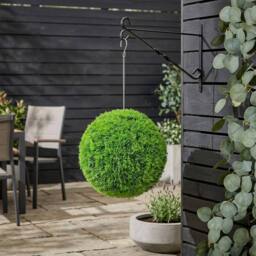 Garden Greatness Jardin Outdoor Artificial Grass Ball in Green - thumbnail 1