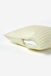 Homescapes Continental Egyptian Cotton Pillowcase 330 TC, 40 x 40 cm in Green - thumbnail 3