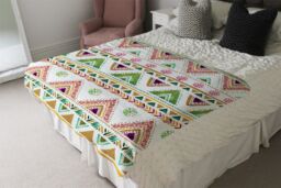 Benjamin Tate Design Colorful Striped Gold Style Triangles Blanket in Natural - Size: 120 cm x 150 cm - thumbnail 3