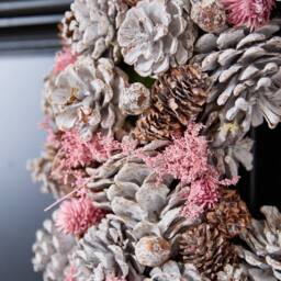 Dibor 39cm Pink Pinecone Christmas Wreath with Stag Wreath Hanger - thumbnail 4