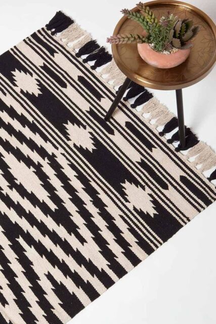 Homescapes Dinan Black & White Kilim Cotton Rug - Size: 90 cm x 150 cm - image 1