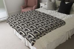 Benjamin Tate Design Geometric Arches Blanket in Natural - Size: 120 cm x 150 cm - thumbnail 3