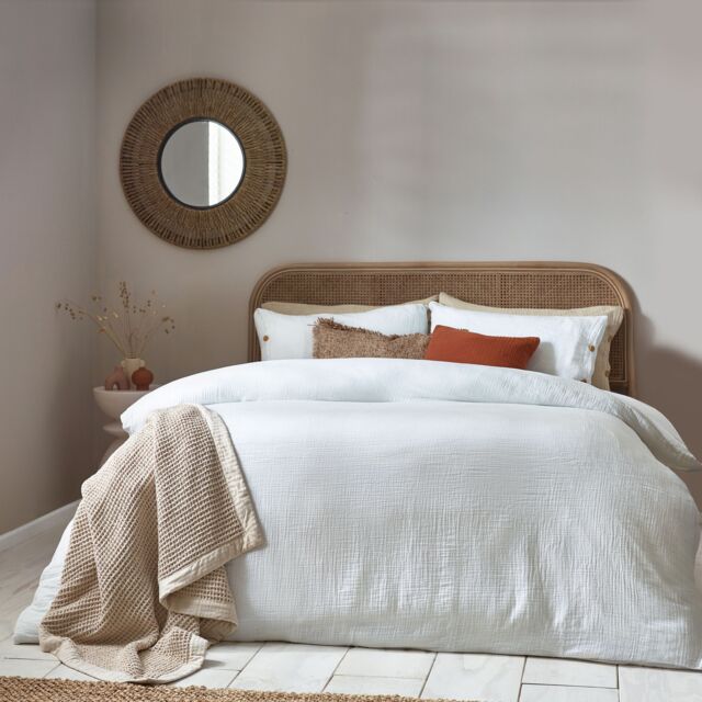 Yard Lark 100% Cotton Muslin Duvet Cover Set in White - Size: King - image 1