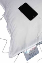Homescapes Super Microfibre Music Pillow with Speakers - Medium/Firm in White - thumbnail 2