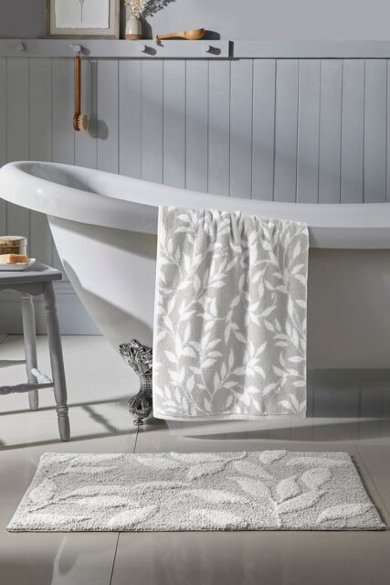 Dreams & Drapes 'Sandringham' 100% Cotton Jacquard Bath Mat in Light Green - image 1