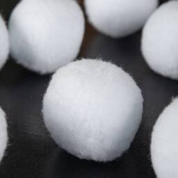 Samuel Alexander 6cm 12 Pack of White Fabric Christmas Faux Snowballs - thumbnail 6