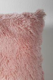 Catherine Lansfield 'Cuddly' Faux Fur Heart Cushion in Pink - Size: 45 cm x 45 cm - thumbnail 3