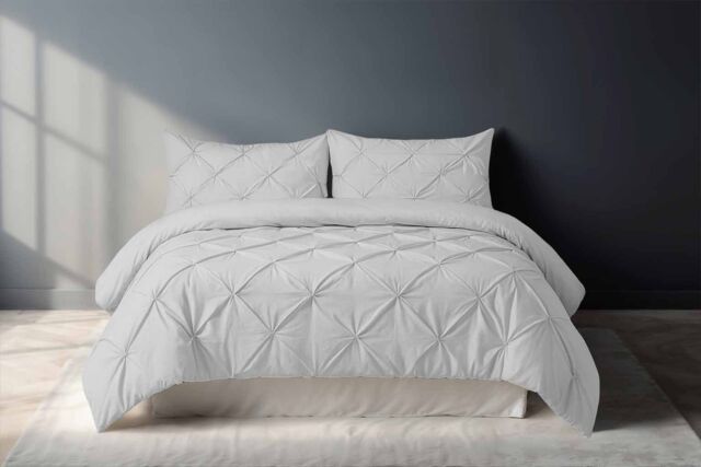 Snug City Pintuck Pinch Pleated Polycotton Duvet Cover & Pillowcase/s Set Bed Linen in Silver - Size: King - image 1