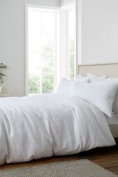 Bianca 'Fleur Matelasse' Jacquard 200 Thread Count Cotton Duvet Cover Set in White - Size: Single - thumbnail 1
