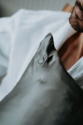 Silk Addict 100% Mulberry Silk Pillowcase - Navy in Charcoal - Size: Standard Pillow Case - thumbnail 4