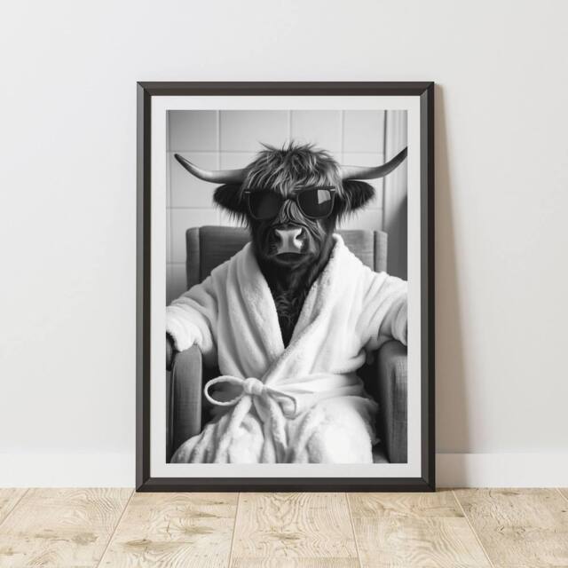 60 SECOND MAKEOVER Highland Cow Dressing Gown Quirky Animal Print - Size: A4 - image 1