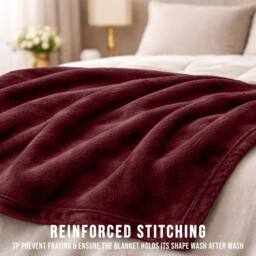 Pamposh Extra Large Flannel Fleece Blanket in Burgundy - Size: Medium - thumbnail 6