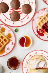 Neel Blue Christmas 112pcs Disposable Tableware Set Xmas Themed Dinnerware set in Red - thumbnail 5
