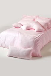 Homescapes Continental Egyptian Cotton Pillowcase 330 TC, 40 x 40 cm in Pink - thumbnail 4