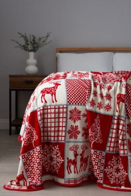 BHS Christmas Winter Patchwork Throw in Red - Size: 140 cm x 180 cm - image 1