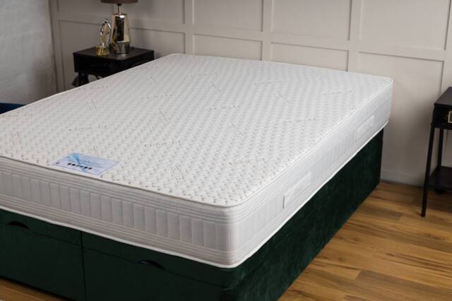 UK Bed Furniture Super Reflex Foam Mattress in White - Size: Single - image 1