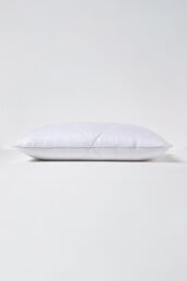Homescapes Luxury Hypoallergenic Bamboo Pillow for Back Sleepers in White - thumbnail 3